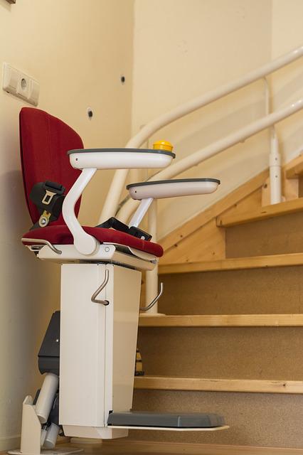 picture of automatic wheelchair on stairs